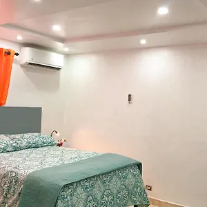 Caribbean Hostal-private In Down Town Pop Pensión